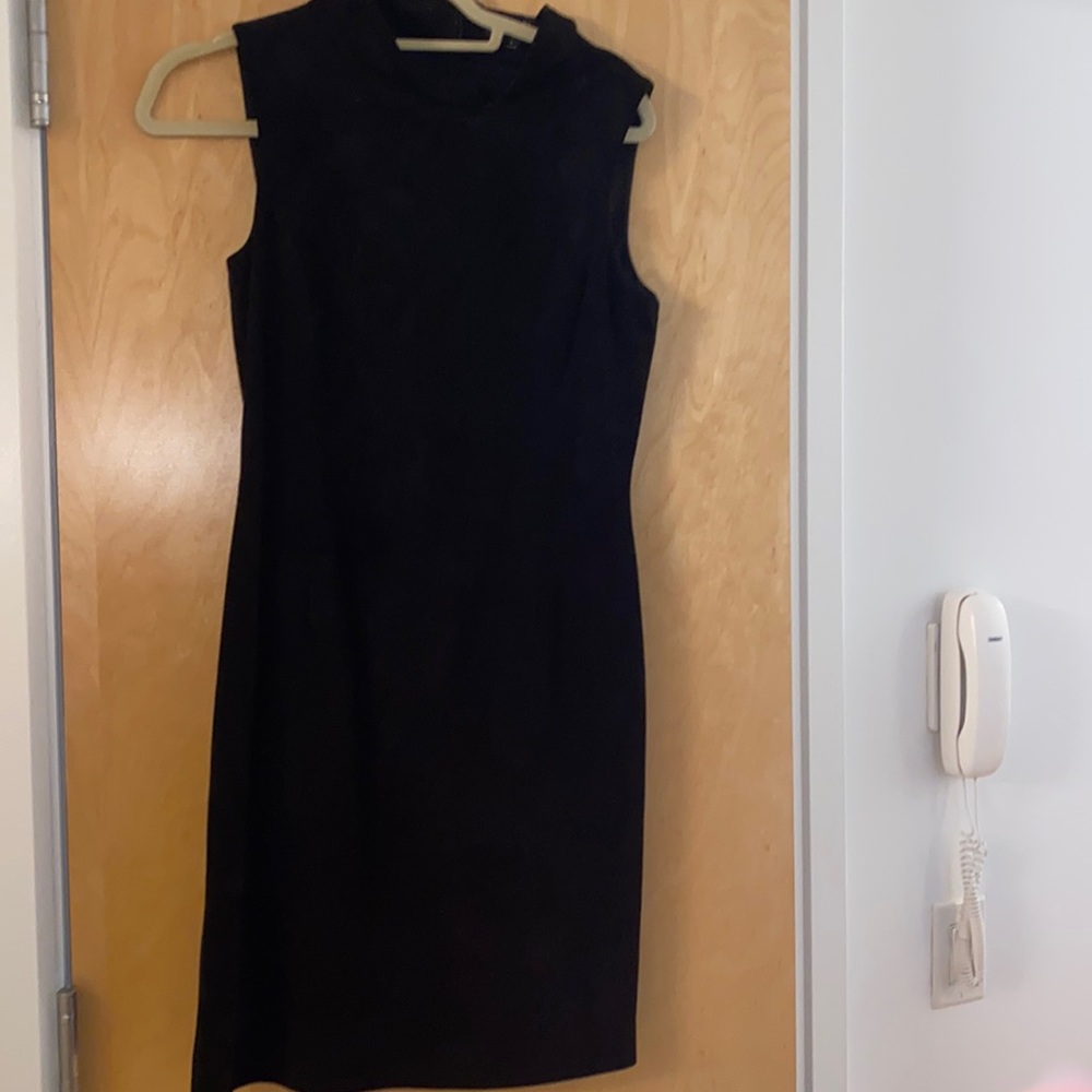 TAHARI SIZE 4 DRESS